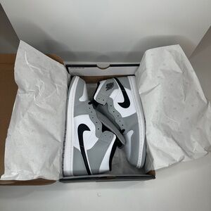 Air Jordan 1 - Mid - Lt. Smoke Grey/Black-White